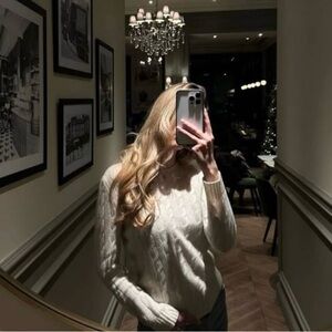 Meet your Posher, Elle